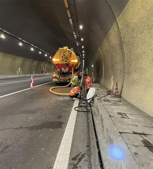 肥西隧道排水渠清淤